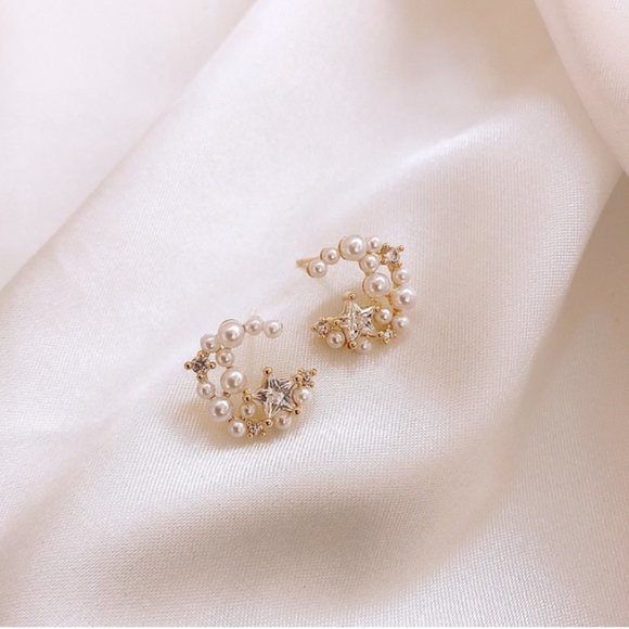 Star Moon Pearl Earrings - Picture 2 of 3